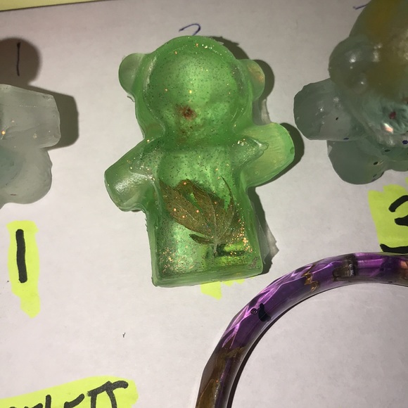 B2 WAMFW Epoxy Bear 🐻 Keychain 😶‍🌫️ Chuck New - Picture 5 of 7